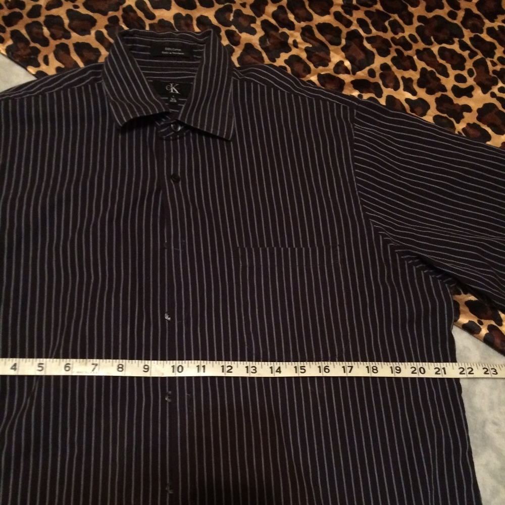 Calvin Klein Pinstripe Button down shirt - Picture 5 of 6